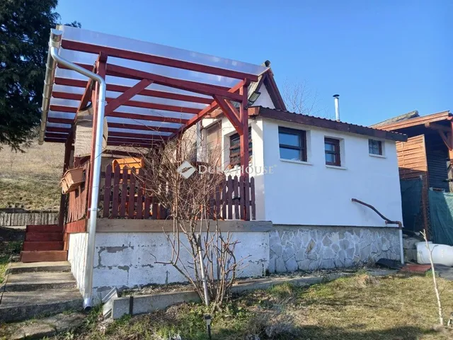 Eladó telek Környe, Öreghegy 1471 nm