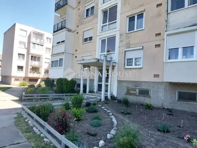 Eladó lakás Tatabánya, Sárberki lakótelep 50 nm