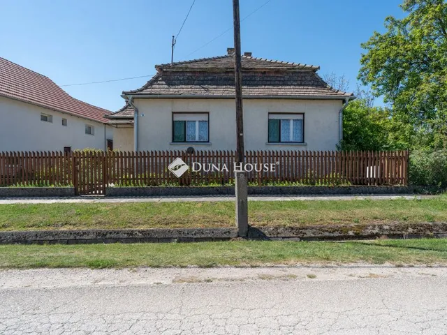 Eladó ház Héreg, Virág út 82 nm