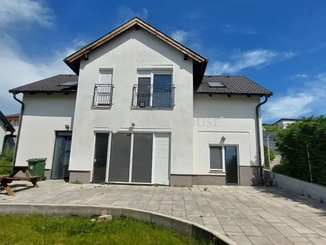 Eladó ház Tatabánya, Boróka utca 127 nm