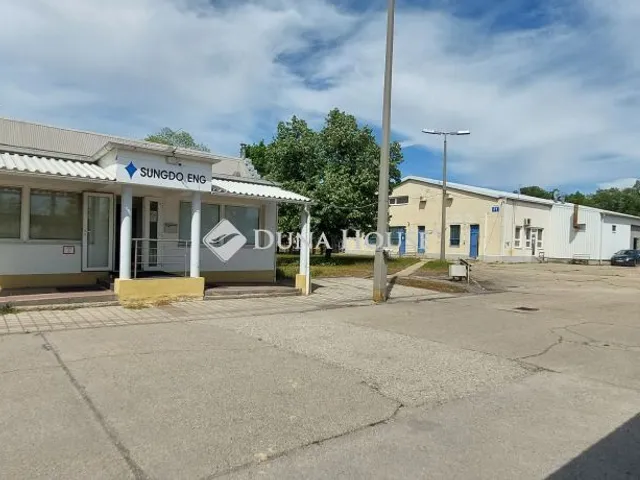 Eladó kereskedelmi és ipari ingatlan Tatabánya 1096 nm