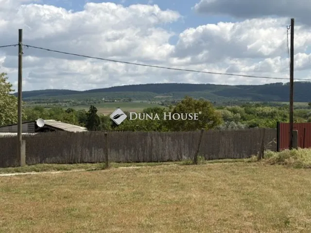 Eladó telek Tata, Hársfa utca 1541 nm