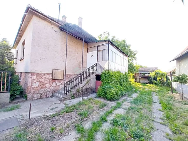 Eladó ház Mocsa 81 nm