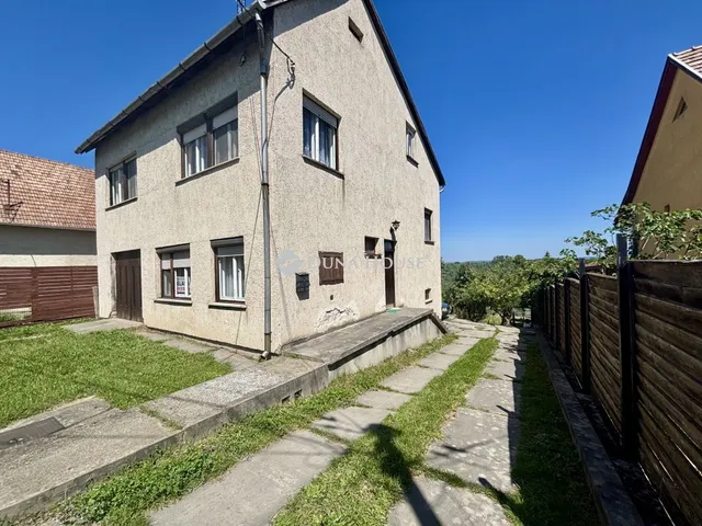 Eladó ház Neszmély, Felsőhegy út 152 nm
