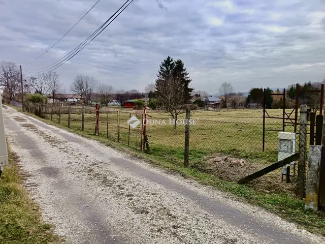 Eladó telek Környe, Környebánya telep 2310 nm