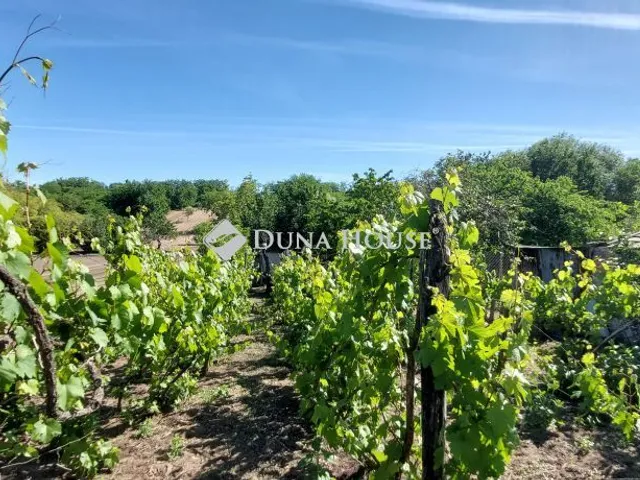 Eladó telek Tata 2016 nm