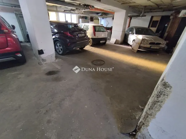Eladó garázs Tatabánya