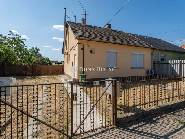 Eladó ház Tatabánya, Móricz Zsigmond utca 33 nm