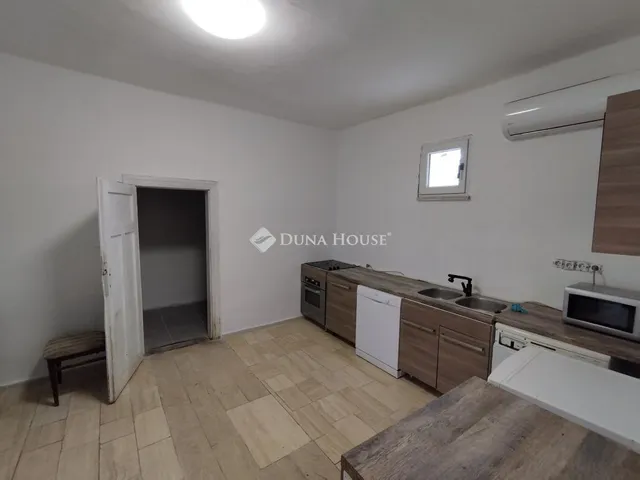 Eladó ház Szárliget, Vasút utca 82 nm
