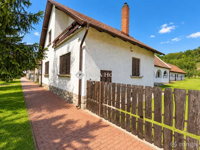 Eladó ház Tatabánya 190 nm