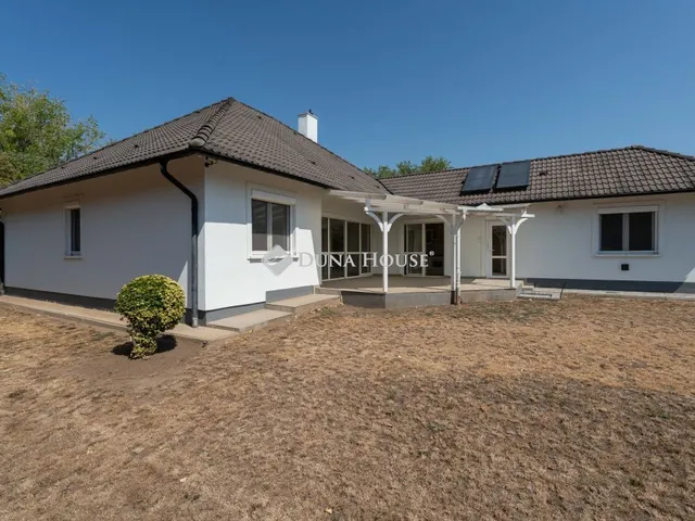 Eladó ház Bábolna, Wesselényi Miklós utca 116 nm