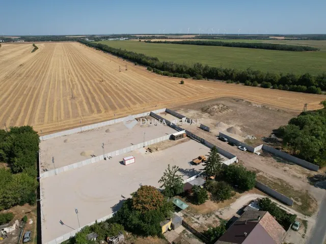 Eladó telek Bábolna, Külterület 14298 nm