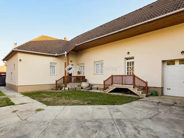 Eladó ház Komárom 163 nm