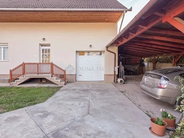 Eladó ház Komárom, Erdélyi utca 163 nm