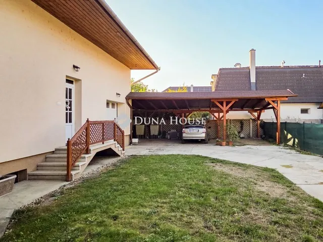 Eladó ház Komárom, Erdélyi utca 163 nm