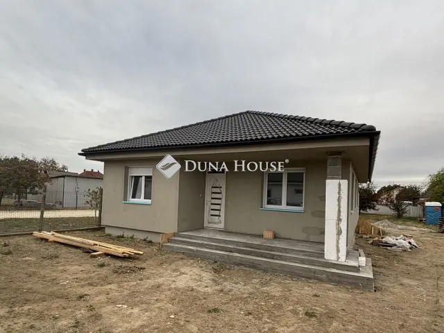 Eladó ház Ságvár 93 nm