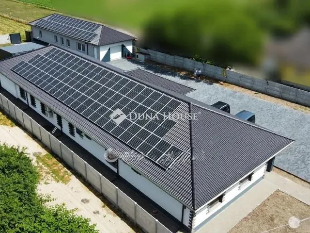 Eladó ház Pápa 360 nm