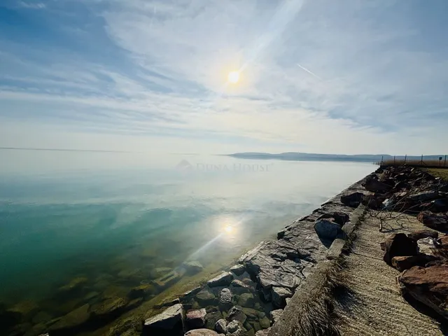 Eladó telek Balatonkenese 21500 nm