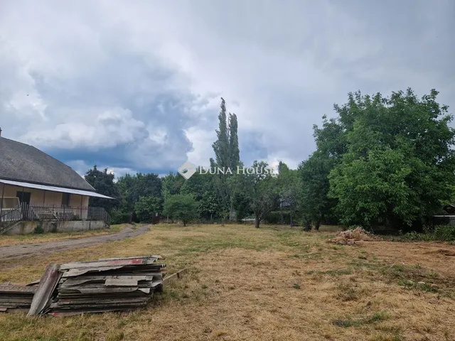 Eladó telek Gyöngyös, Karácsondi út 3650 nm