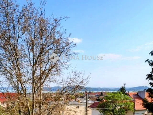 Eladó lakás Balatonfüred 233 nm