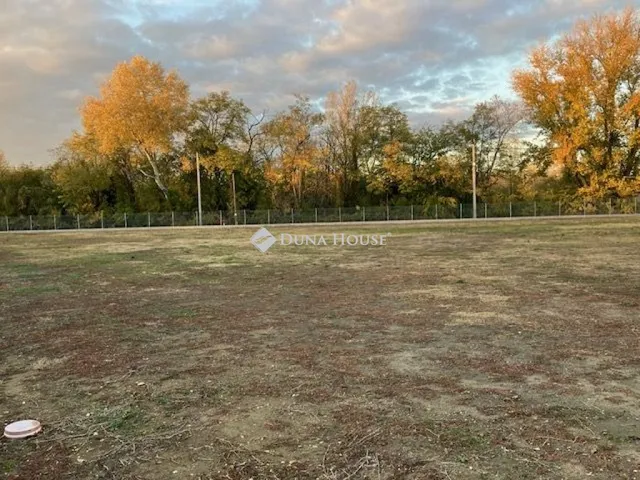 Eladó telek Budapest XVII. kerület 4030 nm