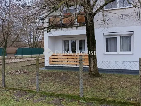 Eladó lakás Lepsény 64 nm