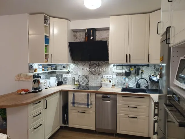 Eladó lakás Budapest X. kerület, Újhegyi út 70 nm