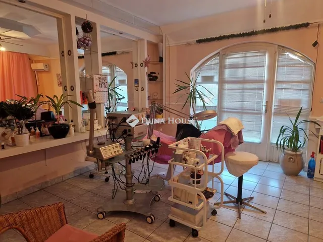 Eladó kereskedelmi és ipari ingatlan Fonyód 40 nm