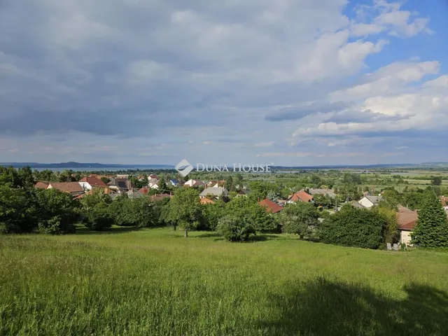 Eladó telek Fonyód 645 nm