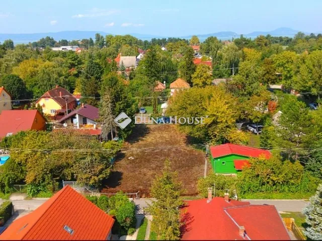 Eladó telek Balatonfenyves 595 nm
