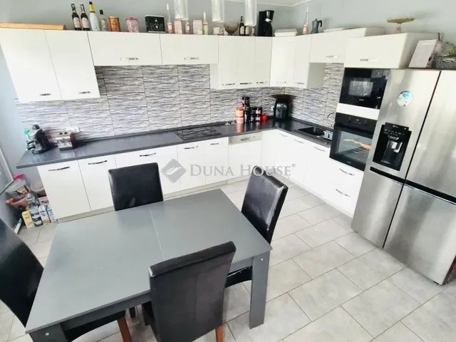 Eladó ház Balatonkeresztúr 170 nm