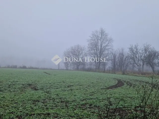 Eladó telek Fonyód 35701 nm