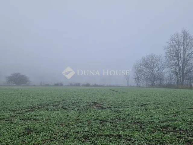 Eladó telek Fonyód 35701 nm