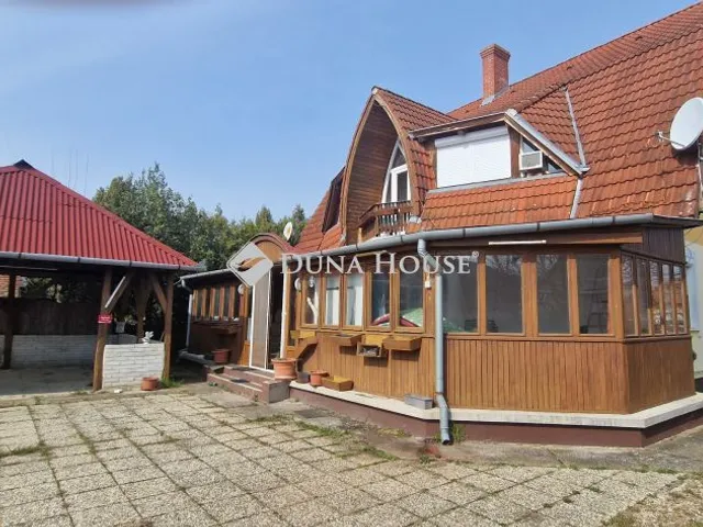 Eladó üdülő és hétvégi ház Balatonkeresztúr 199 nm