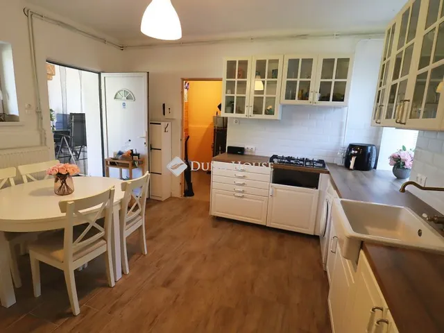 Eladó nyaraló Balatonfenyves 95 nm