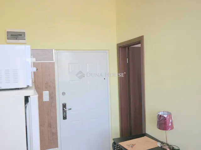 Eladó kereskedelmi és ipari ingatlan Budapest XXI. kerület 19 nm