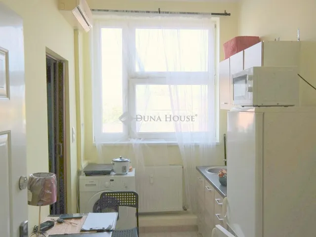 Eladó kereskedelmi és ipari ingatlan Budapest XXI. kerület 19 nm