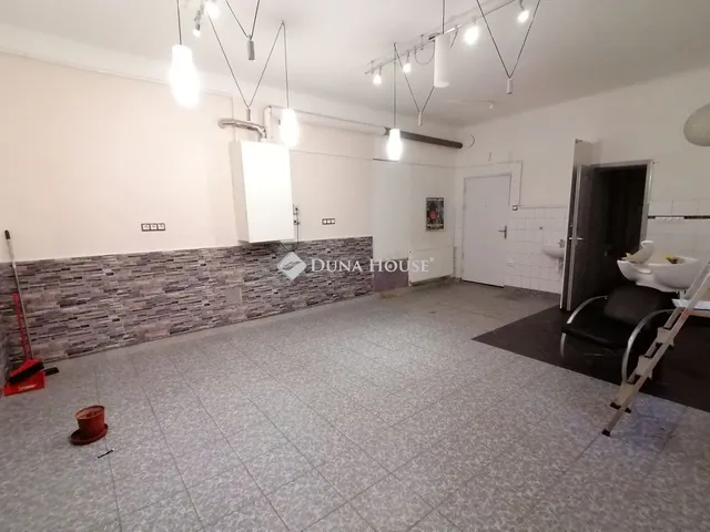 Eladó kereskedelmi és ipari ingatlan Budapest XIII. kerület 32 nm