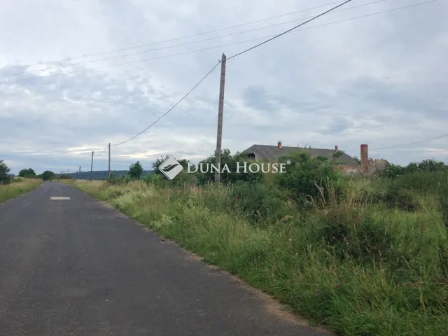 Eladó kereskedelmi és ipari ingatlan Szőc 15790 nm