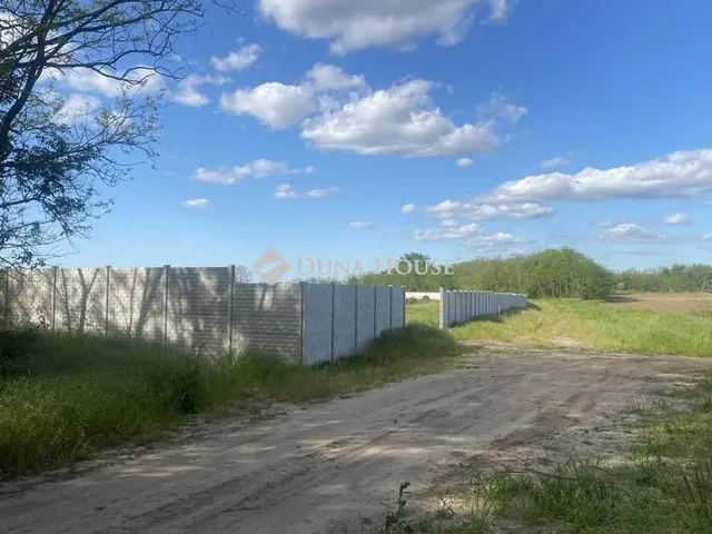 Eladó telek Gyál 23000 nm
