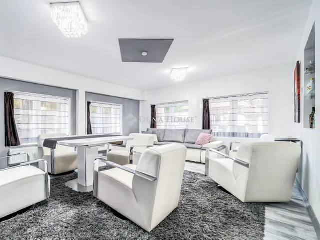 Eladó ház Pomáz, Katona Sándor utca 240 nm