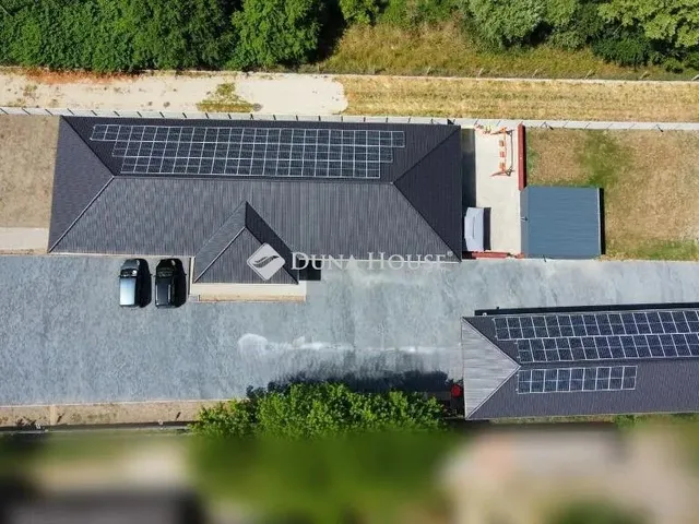 Eladó ház Pápa, Tarczi utca 360 nm