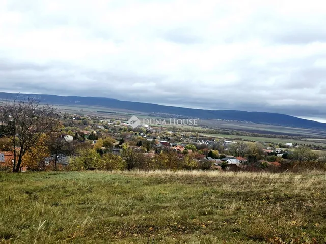 Eladó telek Zsámbék 2037 nm