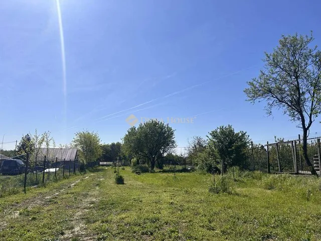 Eladó telek Érd 2228 nm