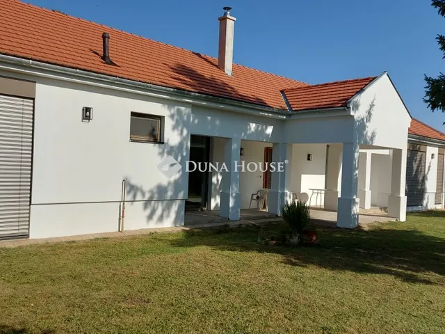 Eladó ház Tiszaalpár 146 nm