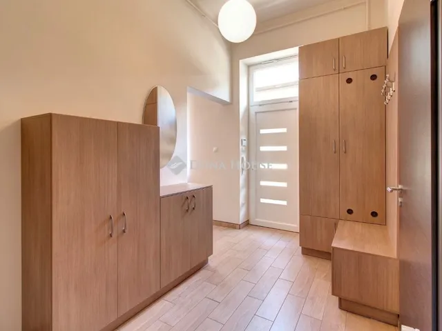 Kiadó lakás Budapest VIII. kerület, Rákóczi út 50 nm