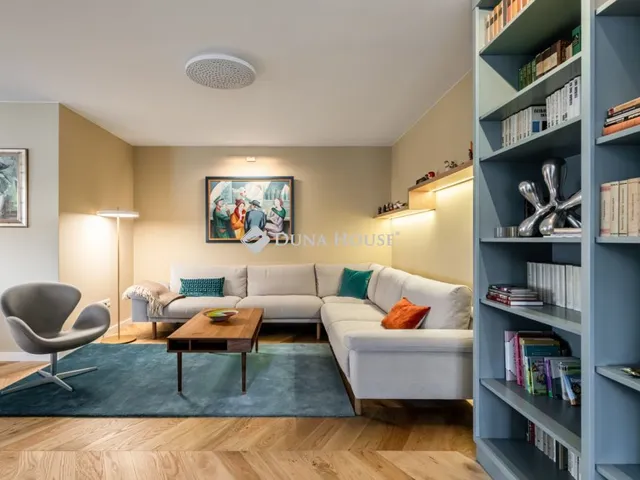 Eladó ház Szár 350 nm