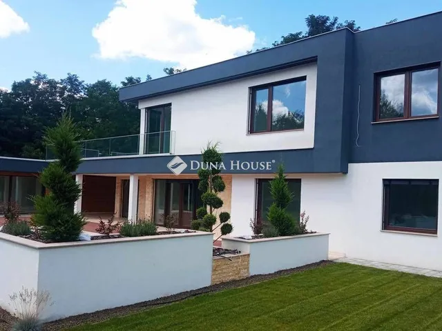 Eladó ház Mogyoród 416 nm