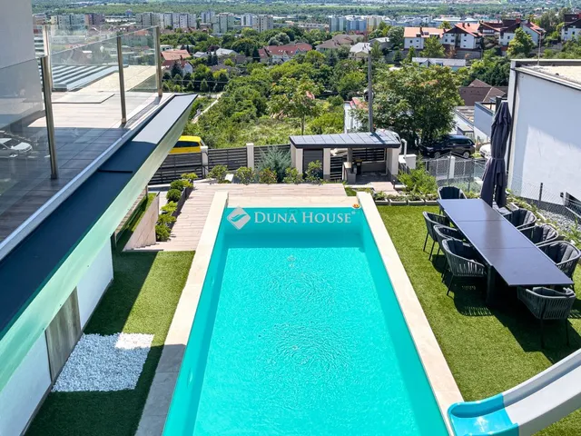 Eladó ház Budaörs 300 nm