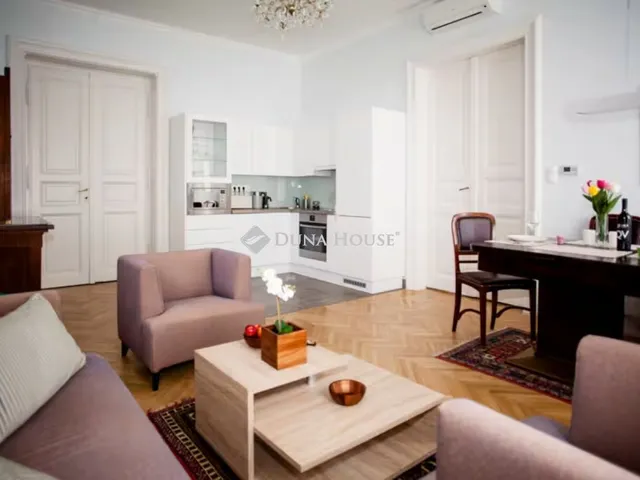 Eladó lakás Budapest VI. kerület, Paulay Ede utca 77 nm